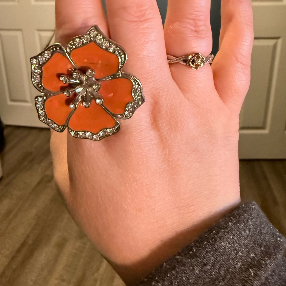 Flower ring - Picture 3 of 3